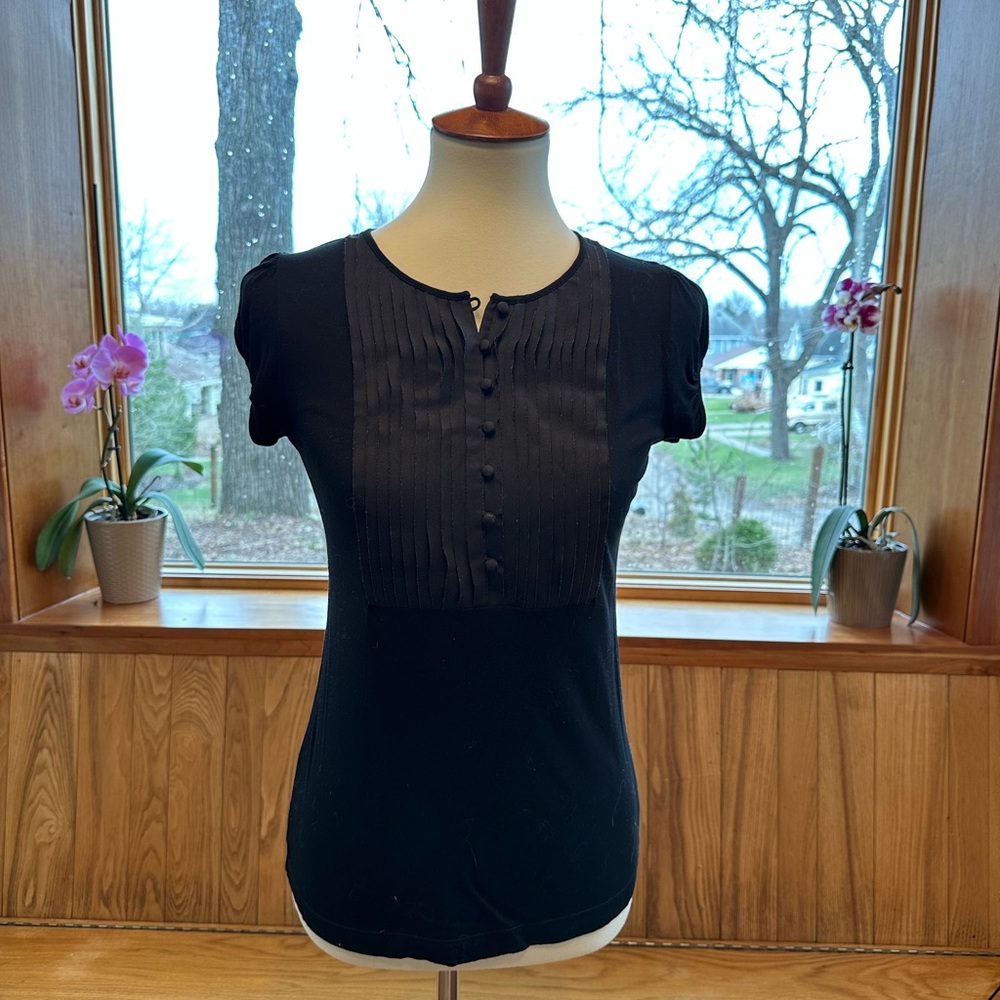BCBGMaxAzria Black Short-Sleeve Pintuck Button Front Top XS